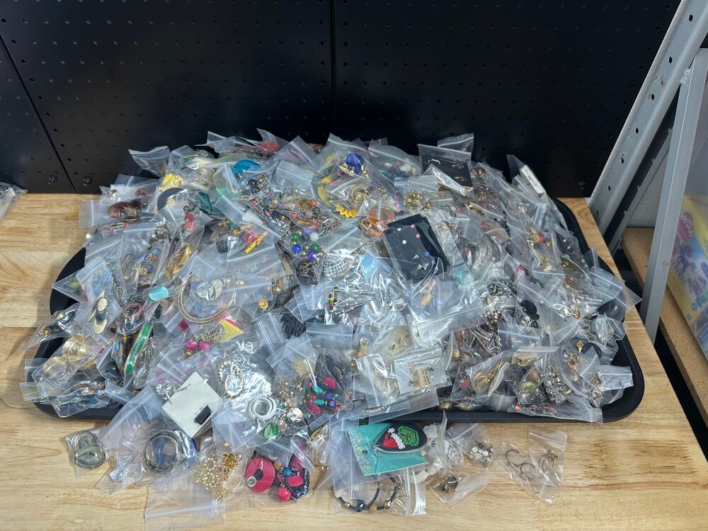 Lot of 900+ Earrings New-Old
